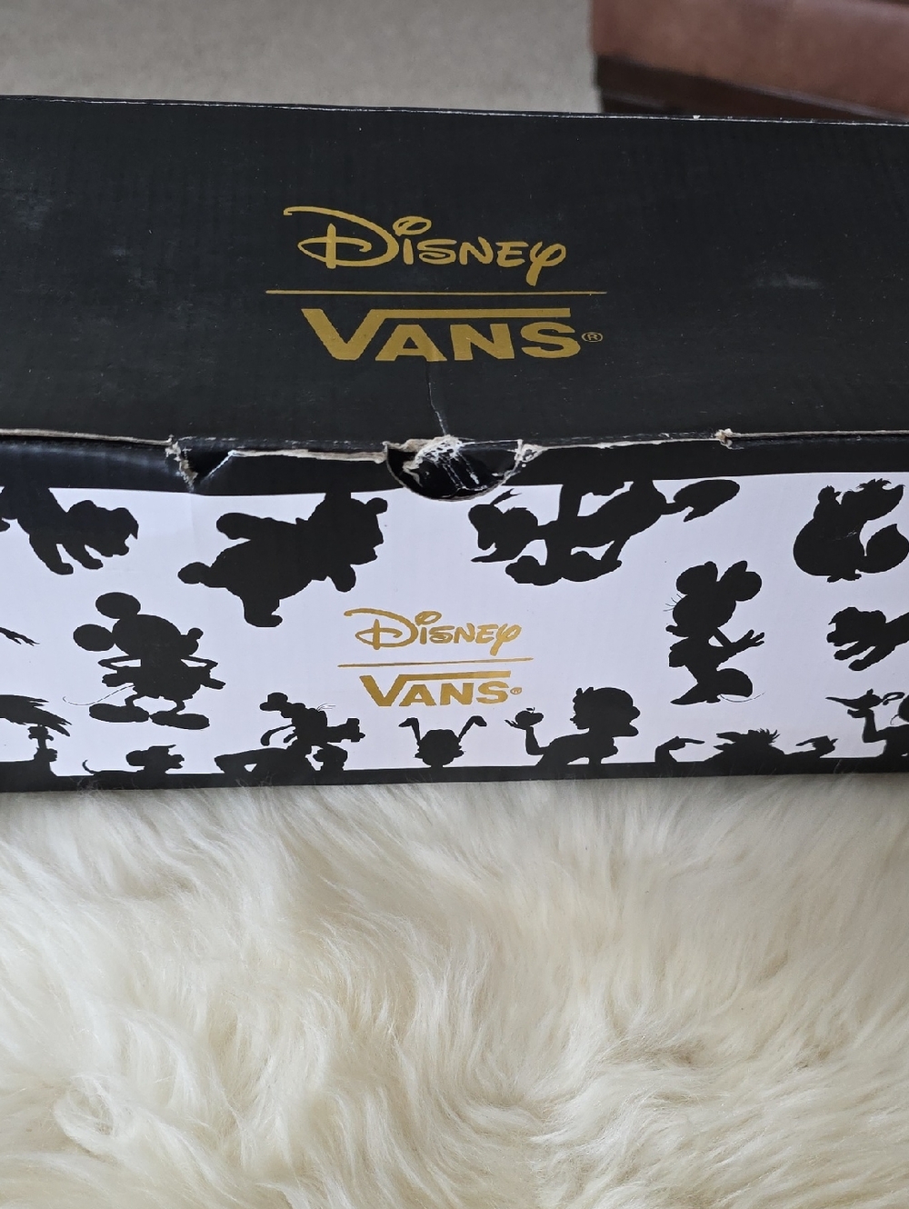 Adorable NWT IOB Disney Vans Mickey Mouse Gray Skater Slip-ons π©Άπβ€οΈ - Picture 8 of 16